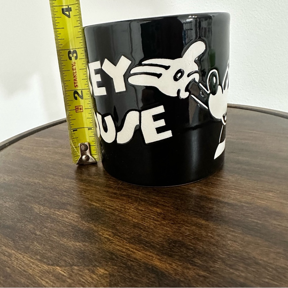 Vintage Mickey Mouse Black & White 3D Relief Mug - Made in Japan - With Box - Picture 9 of 9